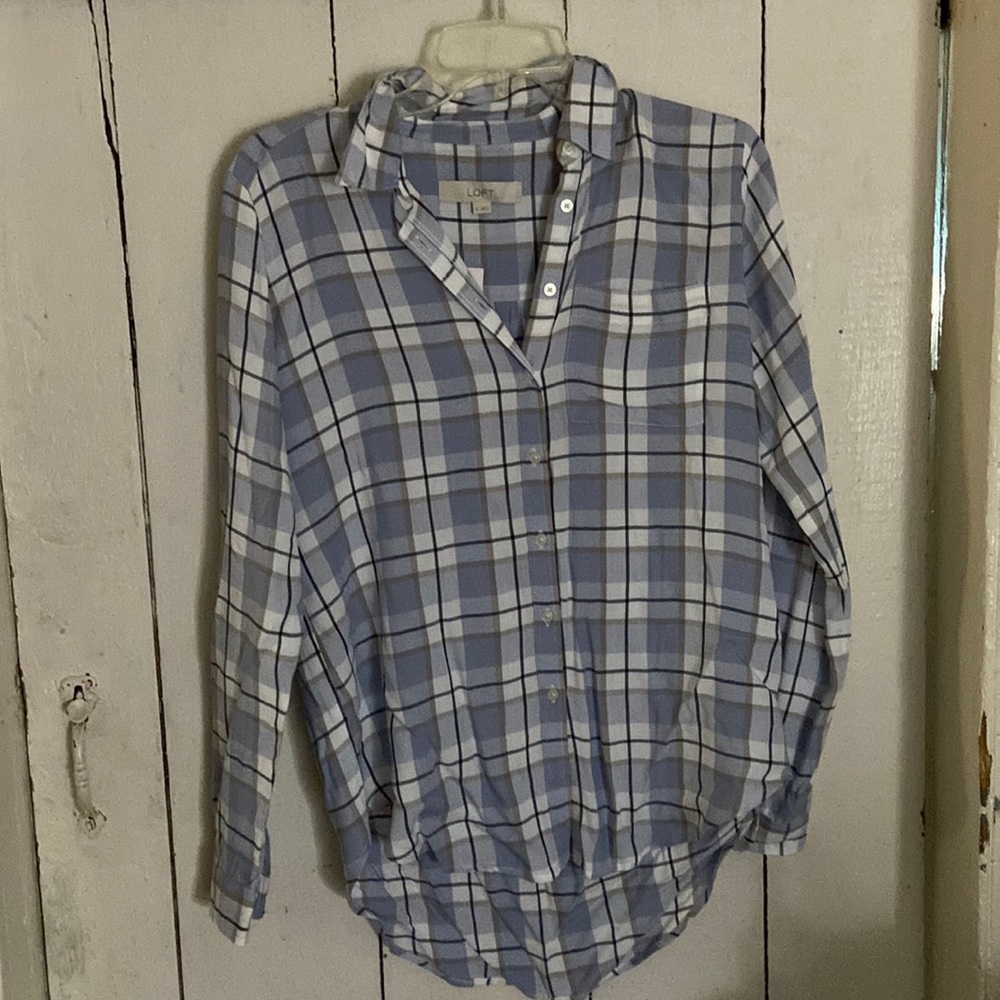 Loft button up blouse long tail xs brand new with tags